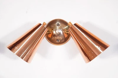 Arandela de luz cone dupla de cobre vintage dos anos 50 e 60 da Progress MFG. Co. - Imagem 1 de 4