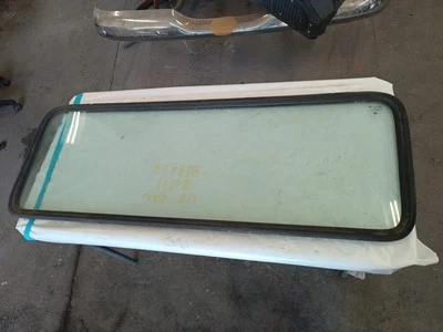 UD 2300 2600 3300 2011 A 2014 cabina trasera vidrio bueno ver fotos Foto 1 de 3