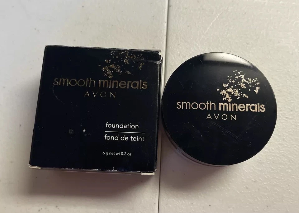 Avon 2009 True Color Smooth Minerals Powder Foundation- Transparent Glow -M01￼ - Image 1 of 4