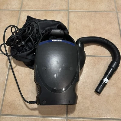 Aspiradora de mano Oreck Ultimate en bote con bolsa ligera CC1600 Foto 1 de 4