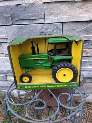Vintage 2002 ERTL 1:16th Scale John Deere 4450 Tractor, #15160 - Image 1 of 4