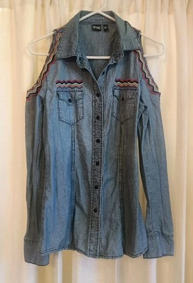 Camisa Denim/Bordada Multicolor Hombro Frío Calce Arena Cruel Niña Talla M Foto 1 de 4
