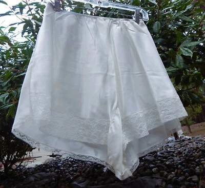 1950's Unbranded Petti-Pant Ivory 100% Rayon Satin Lace Hem Sz 38-Diamond Gusset - Image 1 of 4
