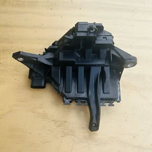 Genuine Mercedes OEM C200 engine bay fuse box unit module A2055408195 - Picture 1 of 5