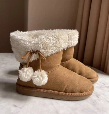 Botas de piel sintética talla 10 Okie Dokie niña pompón marrón Foto 1 de 4