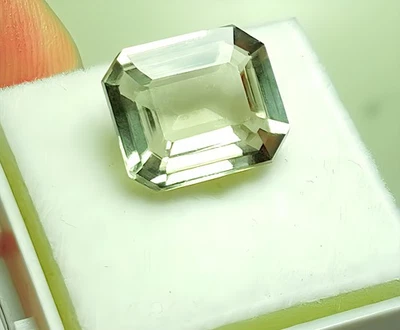 DIÁSPORA DE CAMBIO DE COLOR CERTIFICADA, (ZULTANITA) 100 % NATURAL, SIN TRATAR 4,58 CRTS Foto 1 de 4