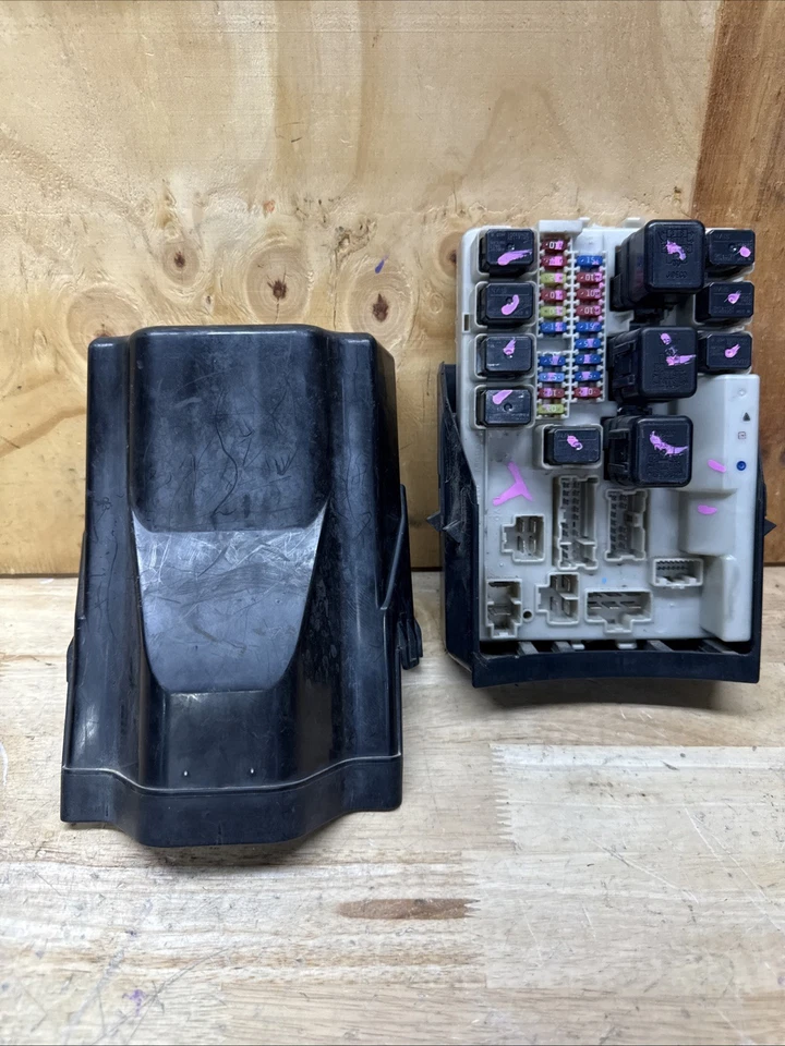 2003-2005 Nissan 350z Infiniti G35 Cpe IPDM Engine Room Controller  284B7-AQ006 Foto 1 de 4