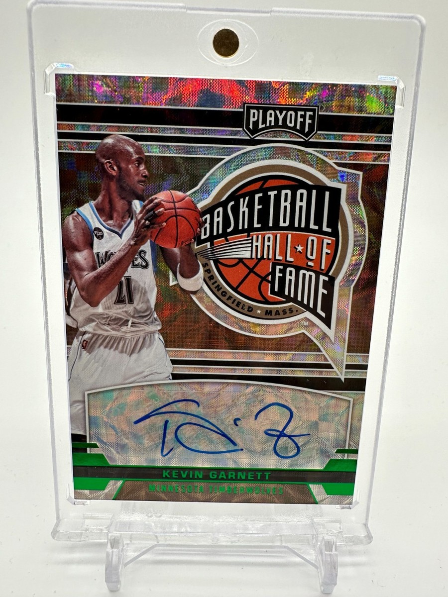 Kevin Garnett Basketball Autographed Sports Trading Cards