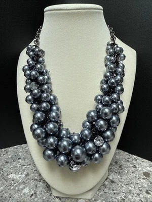 Collar babero RJ Graziano imitación perlas negras con pedrería Foto 1 de 3