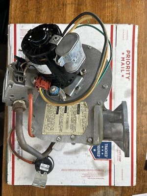 Conjunto de motor inductor y válvula de gas Weil McClain 591-126-715 LPU de trabajo eliminado Foto 1 de 4