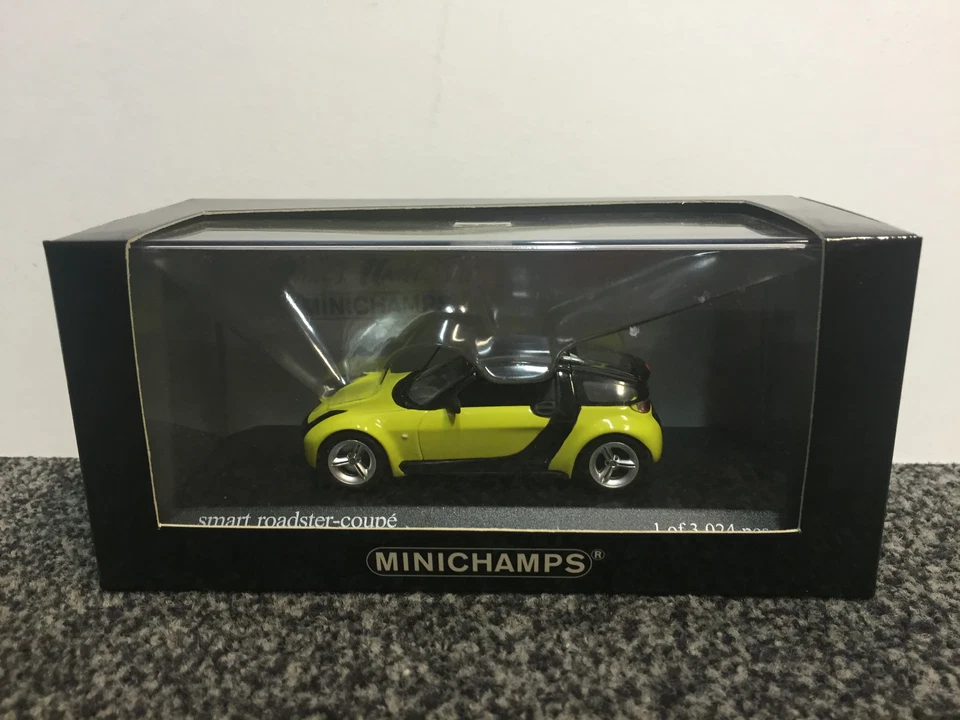 Smart Roadster Coupé 2003 Shine Yellow 1:43 Minichamps - Bild 1 von 1