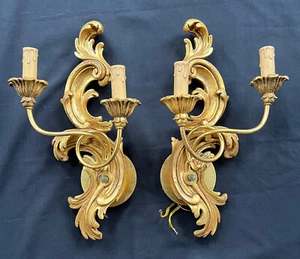 VINTAGE 1960s PAIR HOLLYWOOD REGENCY ROCOCO DOUBLE ARM GOLD WOOD LIGHT SCONCES - Picture 1 of 15