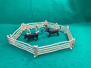 VINTAGE MARX 54MM WESTERN FIGURES & FENCE - Picture 1 of 5
