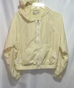 JUNIOR'S PINK REPUBLIC YELLOW CROPPED WINDBREAKER JACKET M MRSP $54.00 - Picture 1 of 3