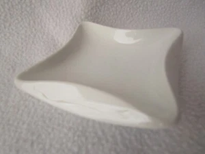 KPM BERLIN kleiner Aschenbecher Damen-Ascher weiß Porzellan 8,5x8,5x2cm Design - Picture 1 of 5