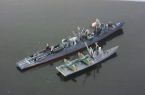 BUILT 1/700 TWO WWII JAPANESE TYPE A TWO MAN SUB & SEAPLANE TENDER/TRANSPORTER - Picture 1 of 6