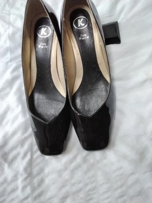 Ladies Black Patent Leather K Clarks Shoes Extra Wide, Size 6EE Excellent Cond - Image 1 of 3