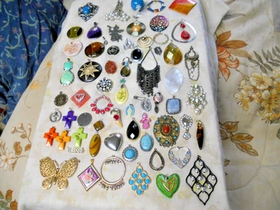 60 Шт. ассортимент подвеска / подвеска лот для ювелирных изделий/рукоделия некоторые очень большой - Изображение 1 из 4