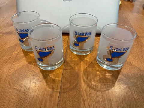 4 VTG NHL ST LOUIS BLUES HOCKEY ARENA BARWARE LOW BALL GLASSES DRINKWARE Cover