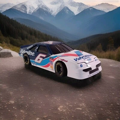 Banco de monedas Mark Martin #6 Valvoline 1995 Action Platinum Series LE/5000 diecast Foto 1 de 4