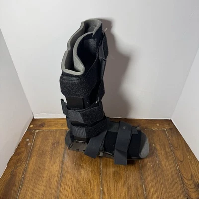 BREG Walking Boot - Image 1 of 4