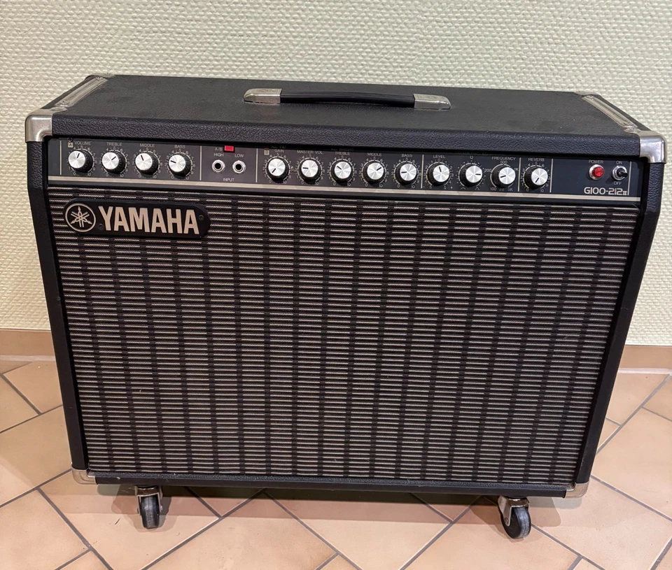 Gitarrenverstärker Yamaha G100-212 / 100 Watt / 2x12´´ - Bild 1 von 3