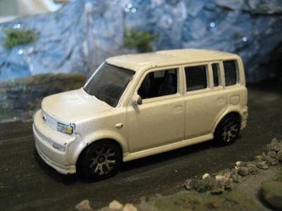 Matchbox MB665 SCION xB in pearl white 2006 MBX Metal - Image 1 of 3