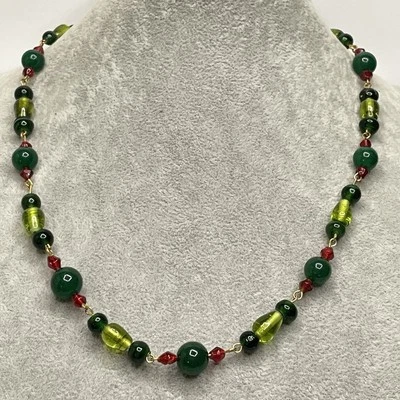 Collar Boho artesanal hecho a mano con cadena de vidrio artesanal de piedras preciosas de esmeralda verde Foto 1 de 4