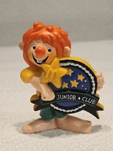 McDonald's Happy Meal Figur- PUMUCKL Buchagentur- Pumuckl m Medaille Figur 1998 - Bild 1 von 4