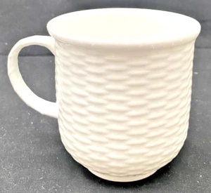 BEAUTIFUL VTG UK WEDGWOOD NUNTUCKET WHITE MUG / CUP 3 5/8" BASKET SHAPE c1986 vg - Picture 1 of 7
