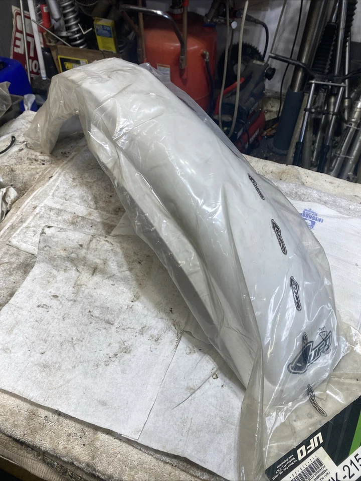 前挡泥板全新 UFO 雅马哈 YZ125 YZ250 1996 - 1998 3XK-21511-10 Bin 3 — 第 1/4 张图片