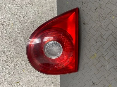 Luz trasera interior maletero Volkswagen Golf 2006-2009 pasajero derecho Rh C3268 DG Foto 1 de 4