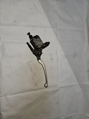 MAITRE CYLINDRE GAUCHE PIAGGIO XEVO X-EVO 125 2007-2017 - Photo 1/2