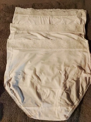 批量 3 件 Vanity Fair 女式讨人喜欢蕾丝内裤尼龙 - 10 码  — 第 1/3 张图片