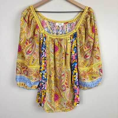 Top Umgee Crochet Paisley Mujer Mediano 3/4 Manga Globo Floral Rosa Azul Foto 1 de 4