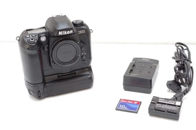 Nikon D100 body F-mount 6.1MP APS-C DSLR + Nikon MB-D100 *WITH ISSUE* - Bild 1 von 4