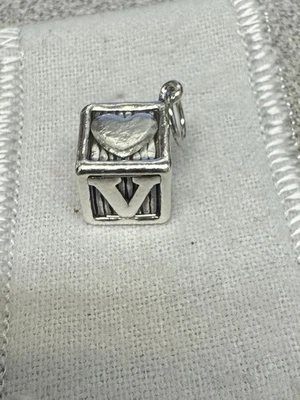 James Avery Reitred 925 纯银 Love U 块小饰品邮票 — 第 1/4 张图片