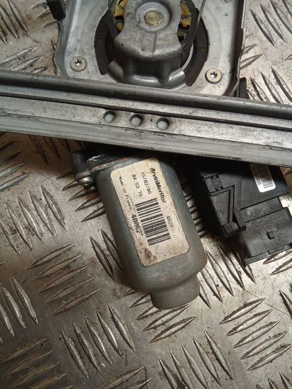 Renault Espace -  Grand espace IV 2006 Left front 39001 BUT26168 - Imagen 1 de 1