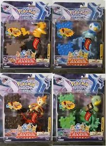 - Piplup, Turtwig, Pikachu, Chimchar Serie 1 basi d'attacco Pokemon Jakks Pacific - Foto 1 di 9