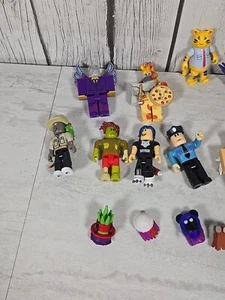 Roblox 3" Minifigures Casuale Con Accessori Arcobaleno Barf Oro Celebrità Coll - Foto 1 di 12