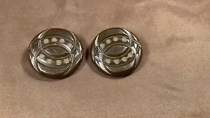 "Antiguo par de botones de baquelita tallados grandes de 1 3/4"" BB36" - Imagen 1 de 4