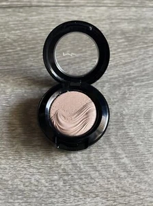 MAC Extra Dimensions Lidschatten *EIN NATÜRLICHER FLIRT* - NEU OHNE BOX (1,3 g/0,04 oz) - Bild 1 von 3