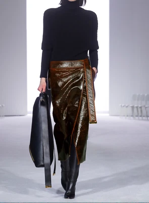 FALDA ENVOLVENTE BRANDON MAXWELL ESMALTE CAOBA EVELYN fue 1695 Foto 1 de 4