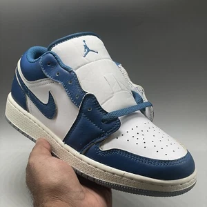 Air Jordan 1 Low SE blu industriale bianco FN9137-141 GS 5,5Y donna taglia 7 - Foto 1 di 9