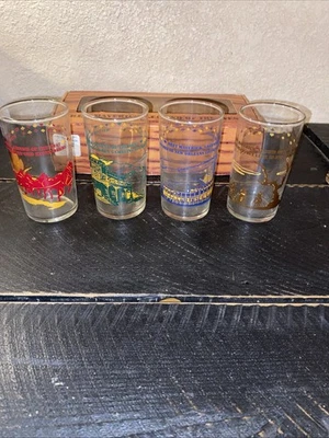 "Juego de 4 vasos de 4,5"" Bret Maverick Legend Of The West de colección nuevo en caja" Foto 1 de 4