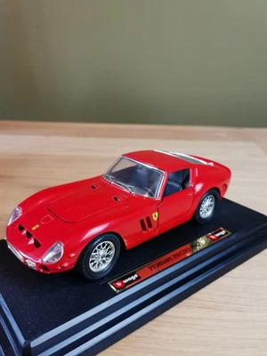 Ferrari 250 Gto 1962 - 1/24 - Burago - Cod.1510 + Boîte - Photo 1/4
