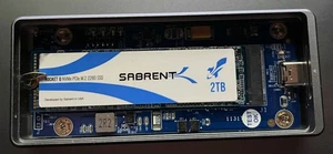 SABRENT Thunderbolt 3 M.2 NVMe Externes SSD Gehäuse und 2TB Sabrent Nvme SSD - Bild 1 von 3