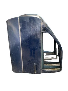 front left door for MERCEDES-BENZ E-CLASS (W124) - Picture 1 of 3