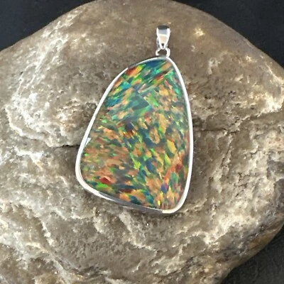 Colgante con incrustaciones de plata esterlina navajo ópalo Gilson multicolor para hombre y mujer 18611 Foto 1 de 4