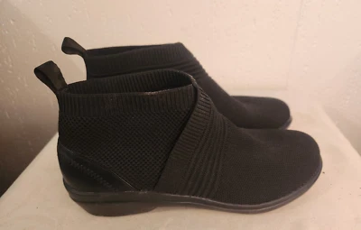 Clarks Collection 女式 6 码黑色针织踝靴楔形短靴全新 #21 — 第 1/4 张图片